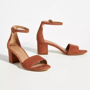 Bernardo Belinda Women's Size 7.5 Honey Suede Open Toe Block Heel Sandals Shoes